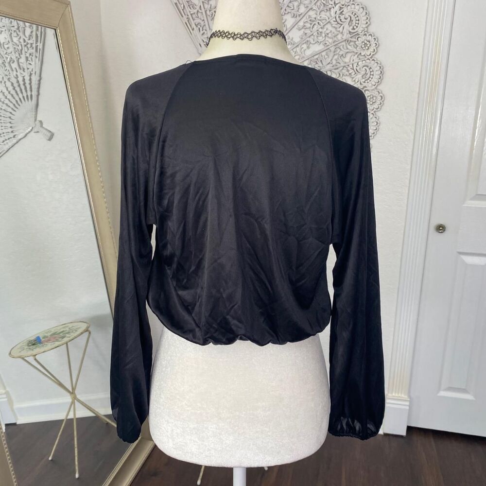 Vintage Made in USA Whimsygoth Vampy Boho Flowy Black Satin Crop Top Blouse S - Picture 5 of 8